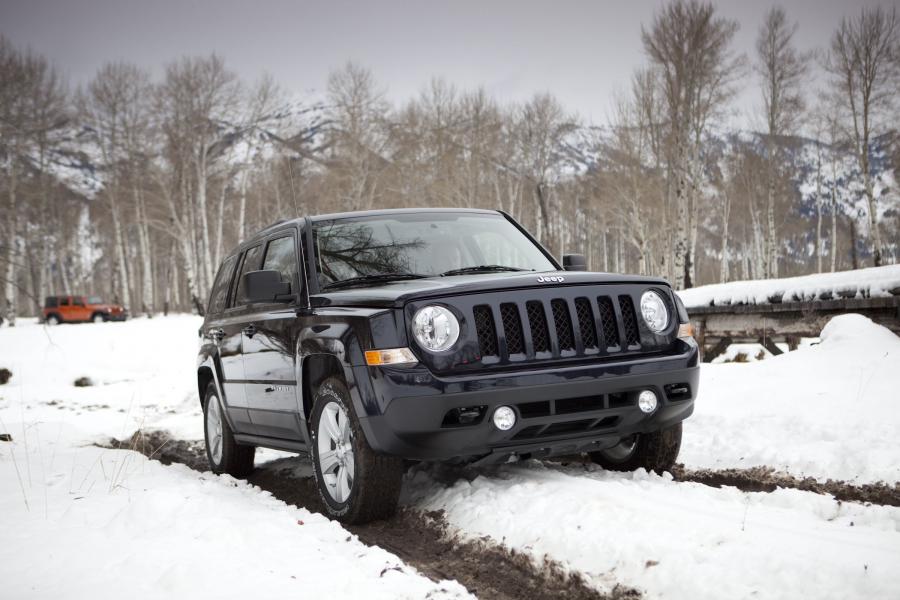  Jeep Patriot 2011 года  (фото 13 из 36)